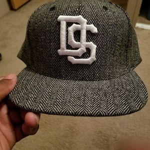 Diamond supply strapback hat